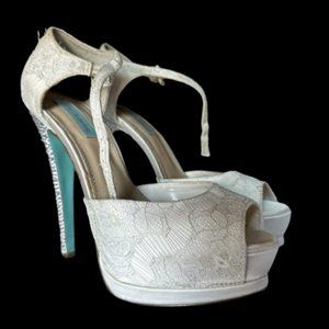 Betsey Johnson Floral Lace White High Heels with Rhinestones (9.5)
